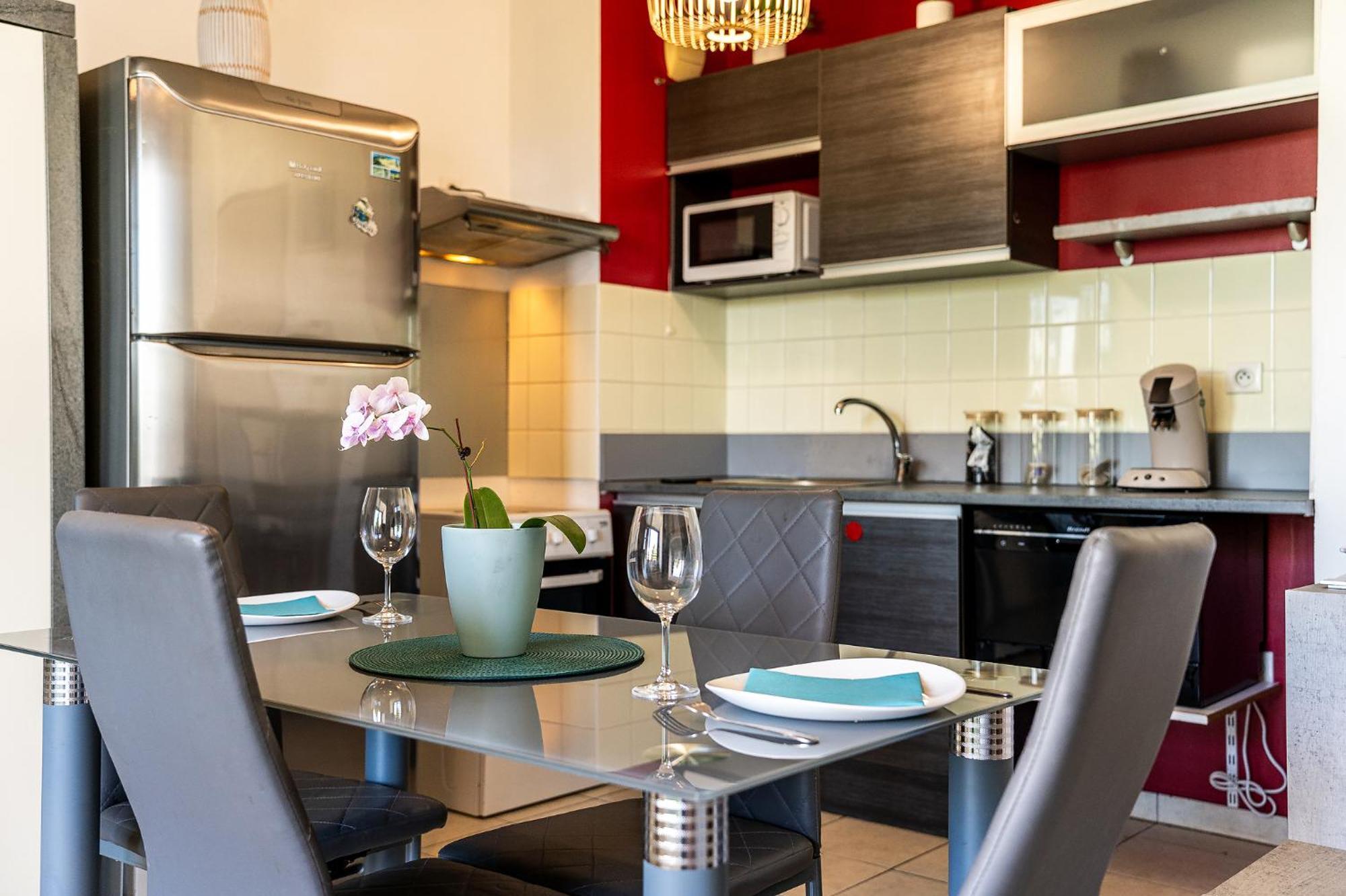 Arrivee Autonome - Parking Interieur - Netflix Appartement Saint-Denis Buitenkant foto